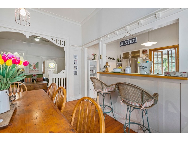 4 CHANDOS STREET, Wynnum West QLD 4178