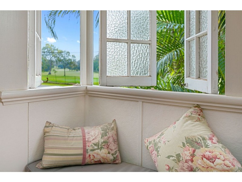 4 CHANDOS STREET, Wynnum West QLD 4178
