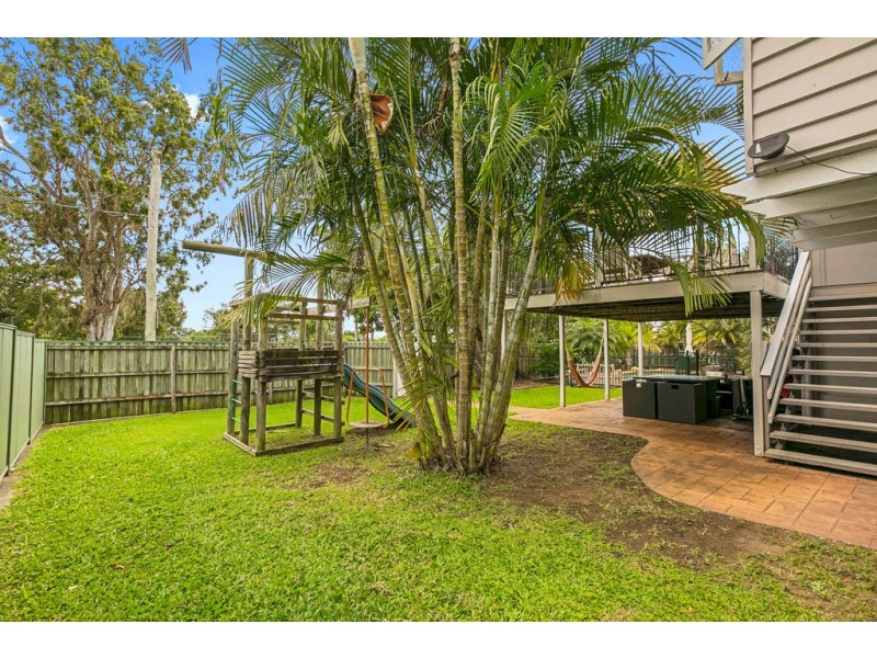 4 CHANDOS STREET, Wynnum West QLD 4178