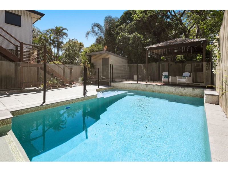 16 CEDAR STREET, Wynnum QLD 4178