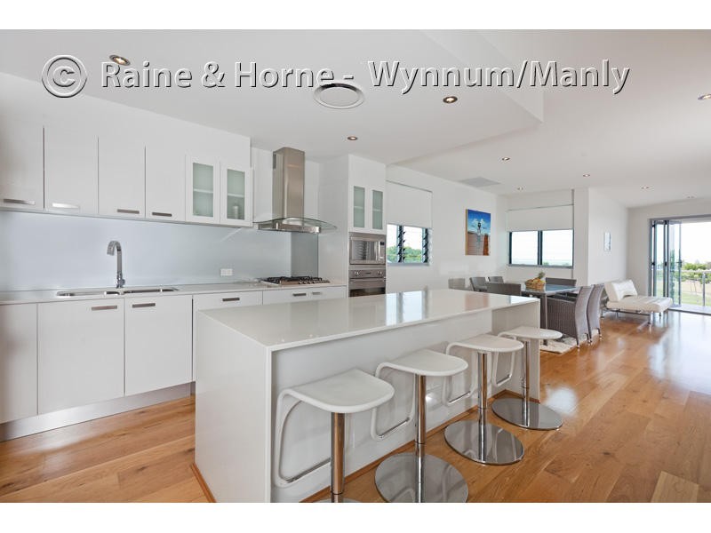 2/435 Esplanade, Manly QLD 4179