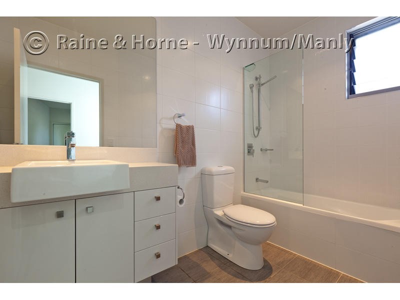 2/435 Esplanade, Manly QLD 4179
