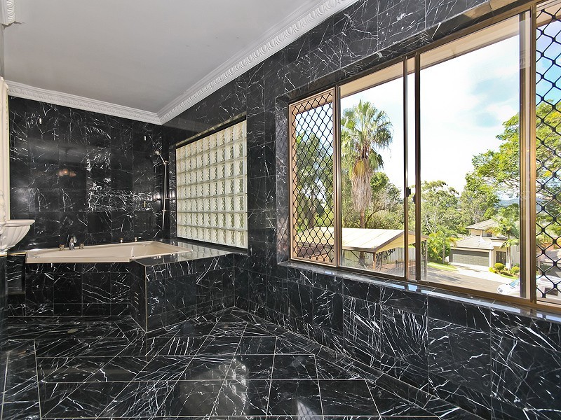 26 Tick Street, Mount Gravatt East QLD 4122