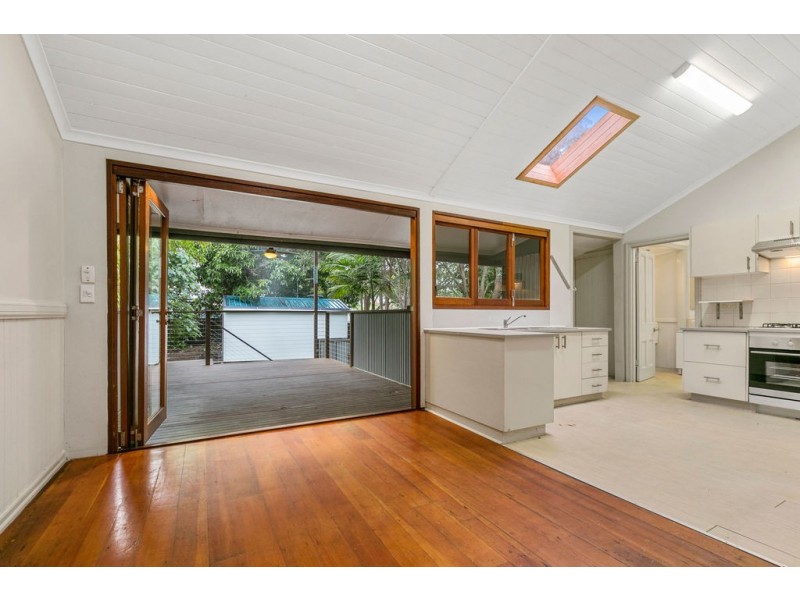 99 ADAM STREET, Wynnum QLD 4178