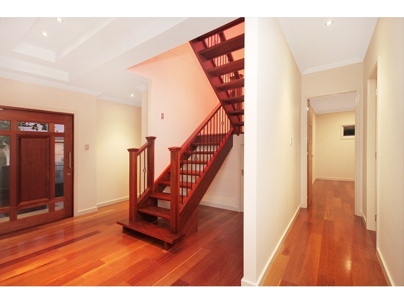 153 Kingsley Terrace, Manly QLD 4179