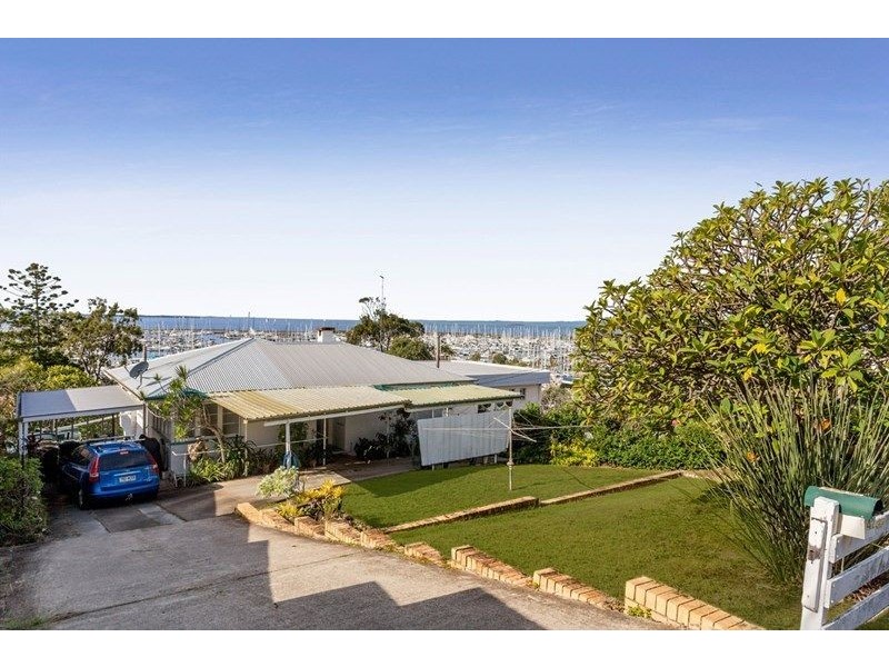 42 WELLINGTON STREET, Manly QLD 4179