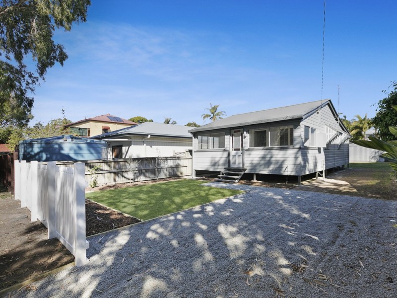 24 HINDES STREET, Lota QLD 4179