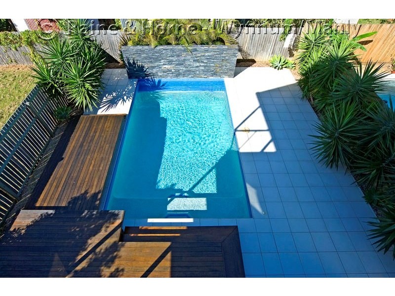 813 Esplanade, Lota QLD 4179