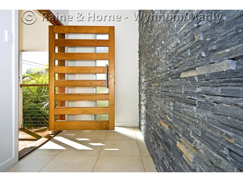 813 Esplanade, Lota QLD 4179