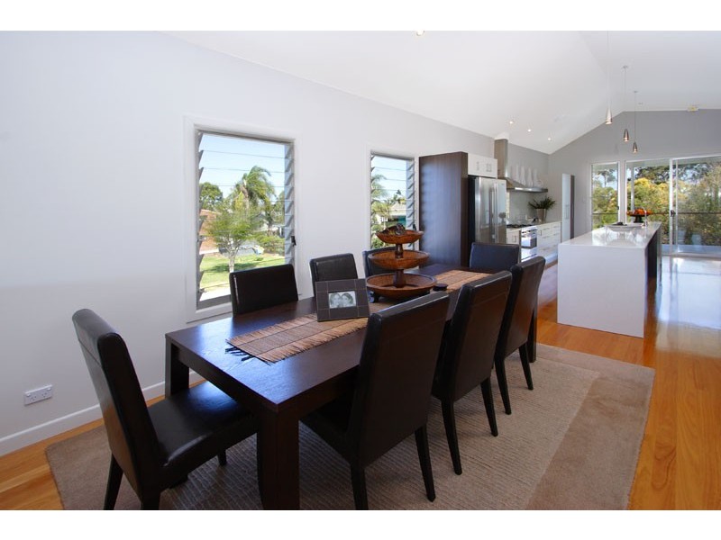 813 Esplanade, Lota QLD 4179