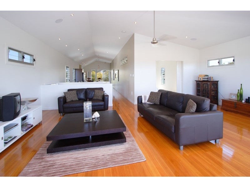 813 Esplanade, Lota QLD 4179