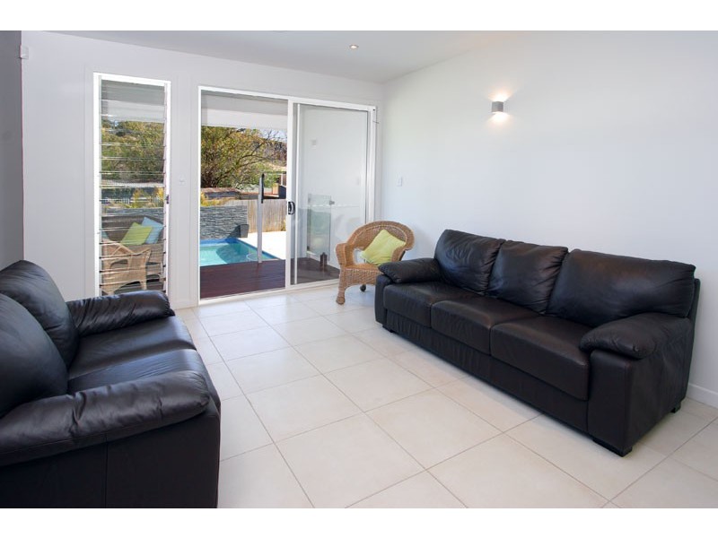 813 Esplanade, Lota QLD 4179