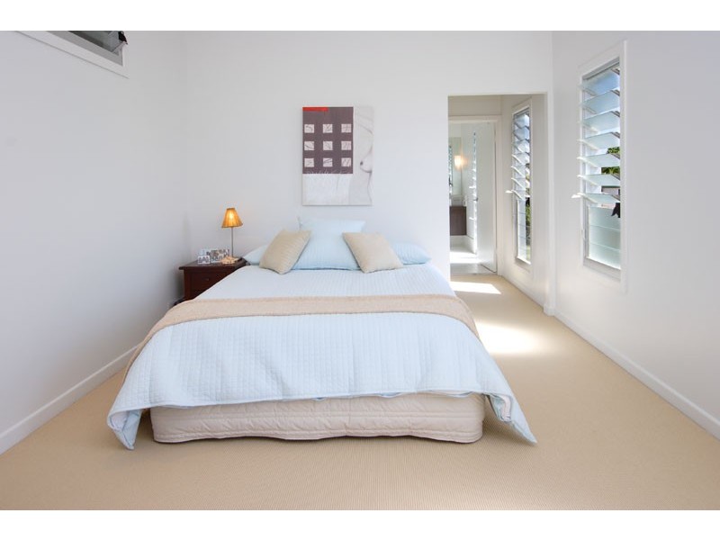 813 Esplanade, Lota QLD 4179