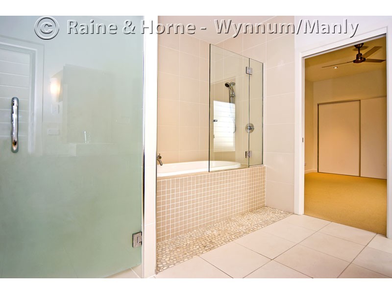 813 Esplanade, Lota QLD 4179