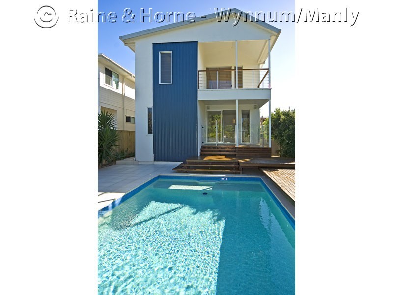 813 Esplanade, Lota QLD 4179