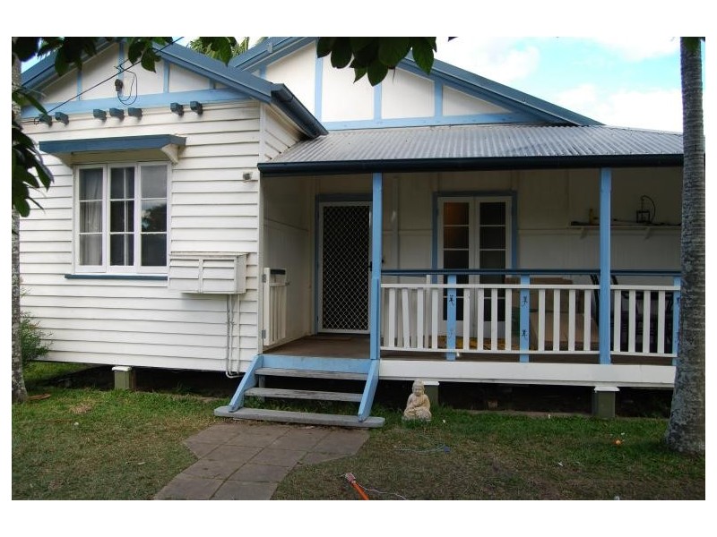 12 Madgwick Street, Wynnum QLD 4178