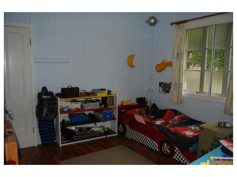 12 Madgwick Street, Wynnum QLD 4178