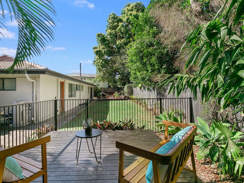 10 HELMHOLD STREET, Wynnum QLD 4178