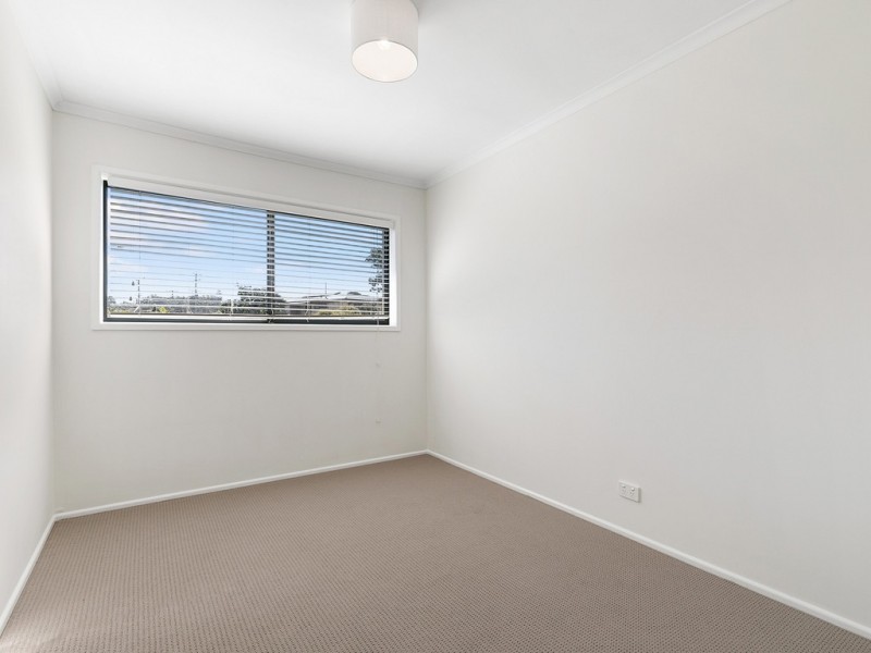 10 HELMHOLD STREET, Wynnum QLD 4178