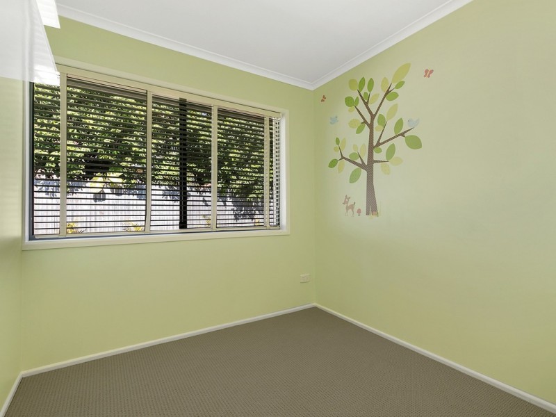 10 HELMHOLD STREET, Wynnum QLD 4178