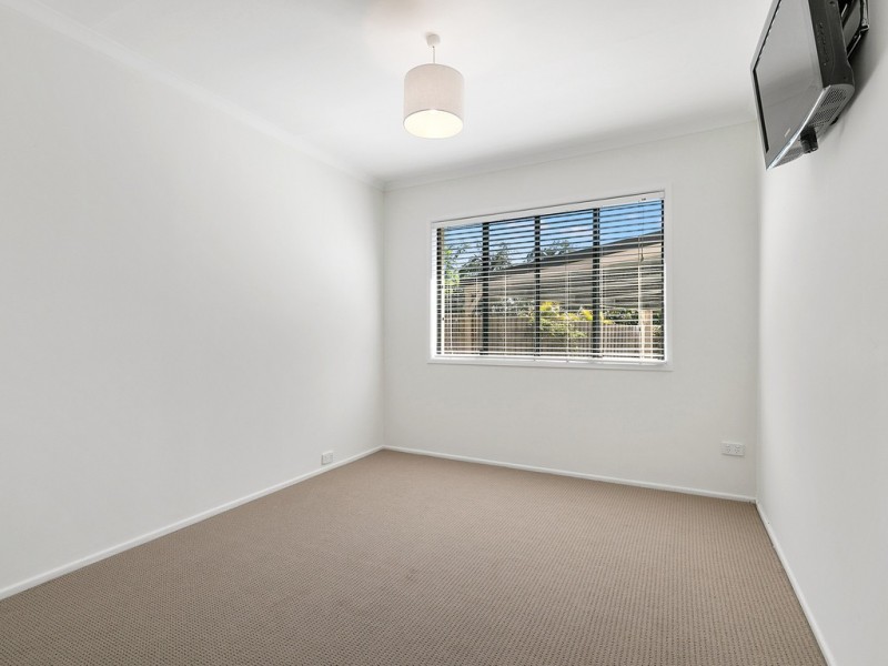 10 HELMHOLD STREET, Wynnum QLD 4178