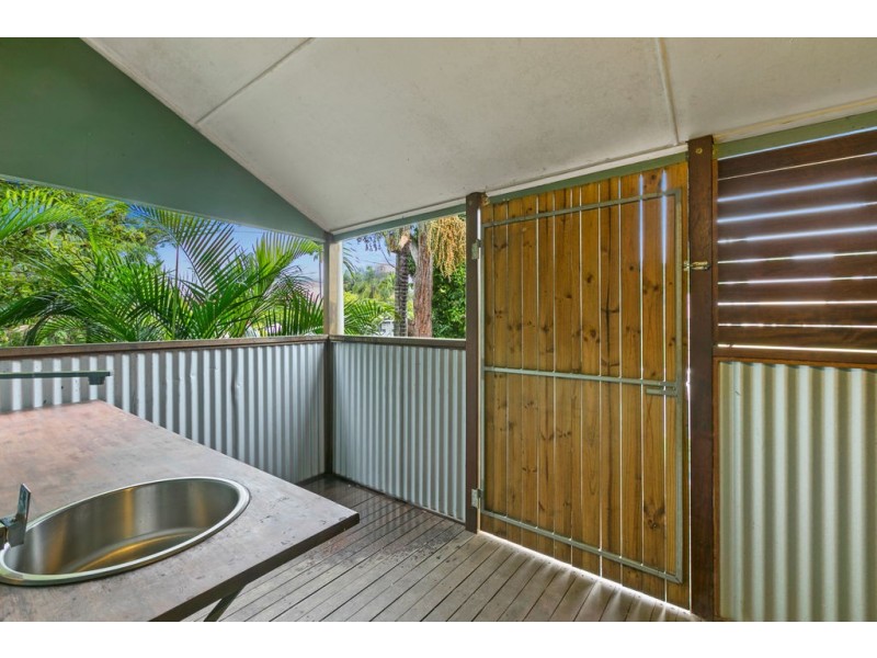 99 ADAM STREET, Wynnum QLD 4178