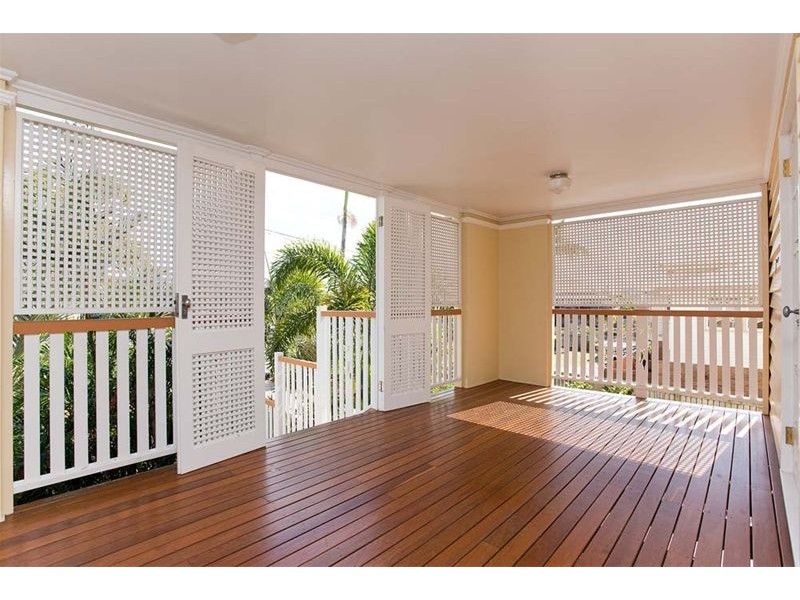 6 Oceana Terrace, Manly QLD 4179