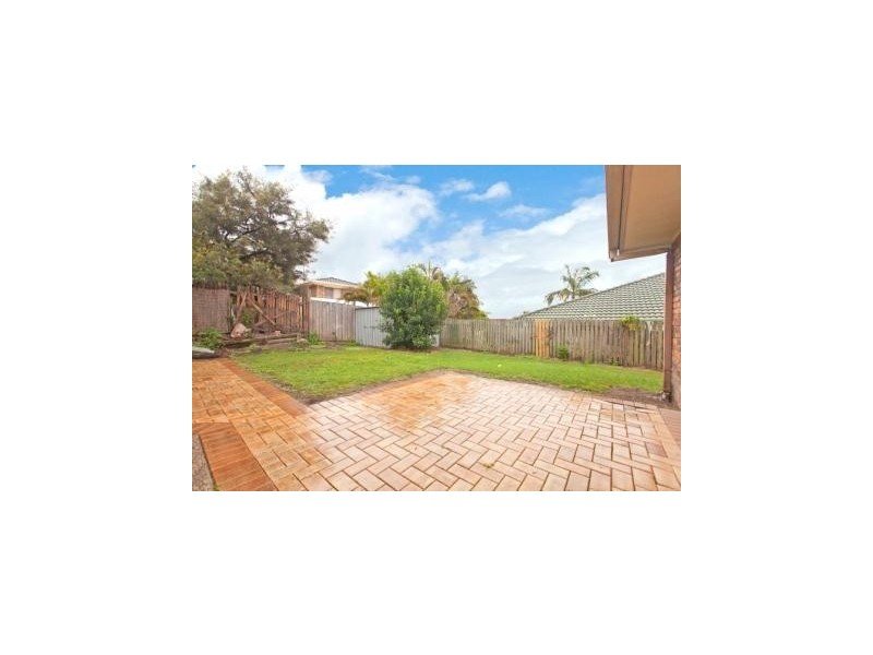 42 Plaza Street, Wynnum West QLD 4178