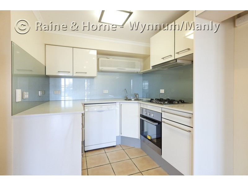 669a Esplanade, Lota QLD 4179