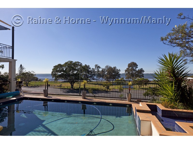 669a Esplanade, Lota QLD 4179