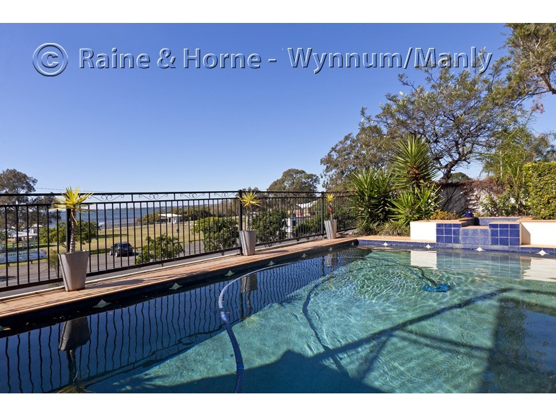 669a Esplanade, Lota QLD 4179