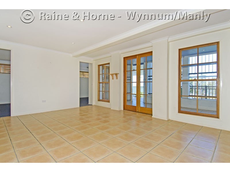 669a Esplanade, Lota QLD 4179