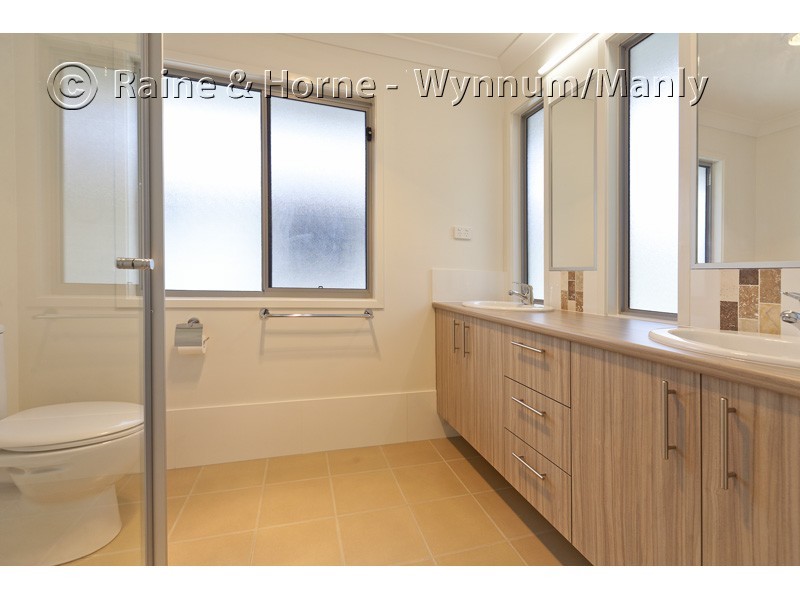 69 Waterview Ave, Wynnum QLD 4178