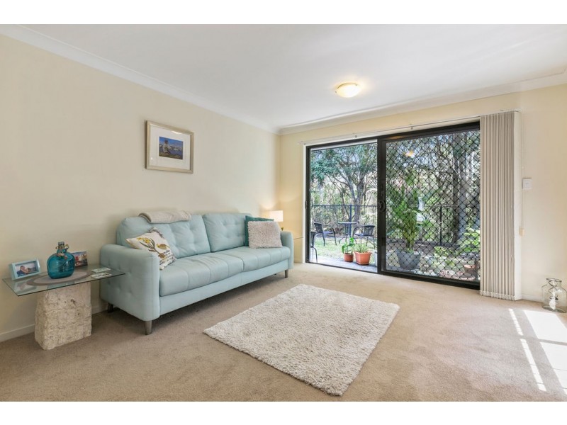 6/49 GANNON AVENUE, Manly QLD 4179