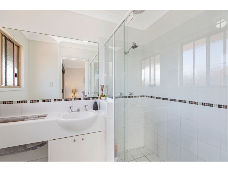 15 250 MANLY ROAD, Manly West QLD 4179