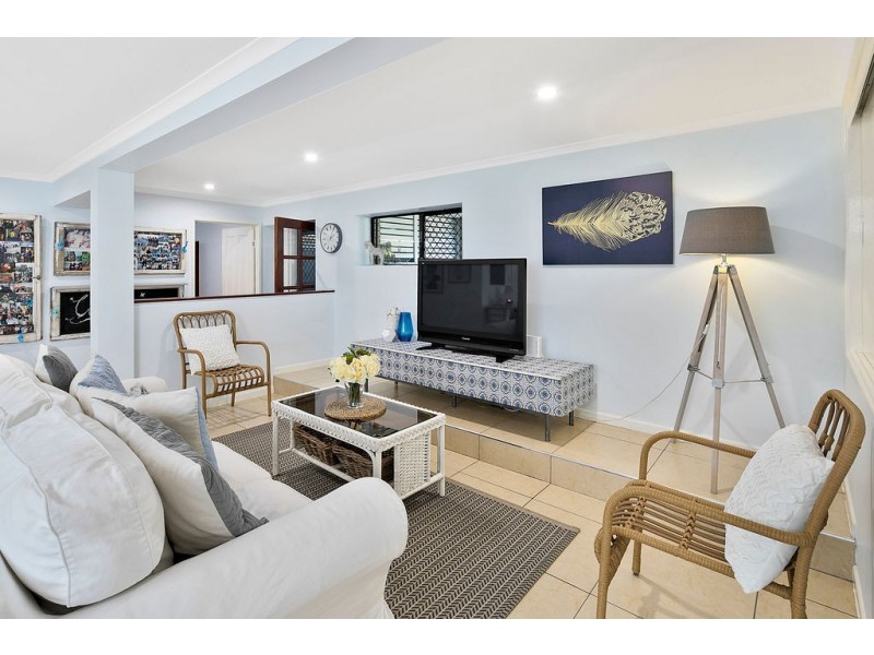 220 Gordon Parade, Manly QLD 4179