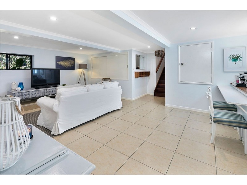 220 Gordon Parade, Manly QLD 4179