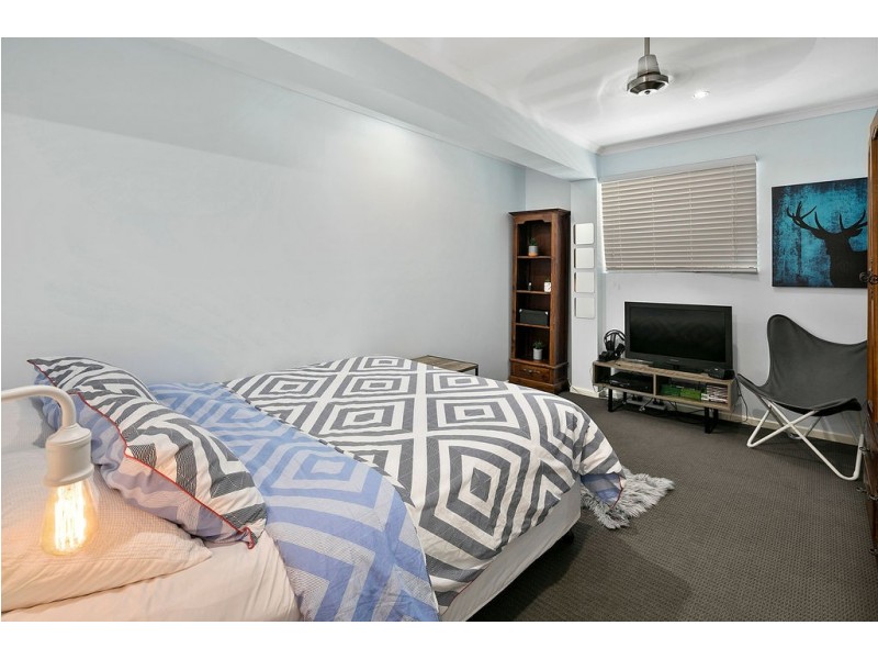 220 Gordon Parade, Manly QLD 4179