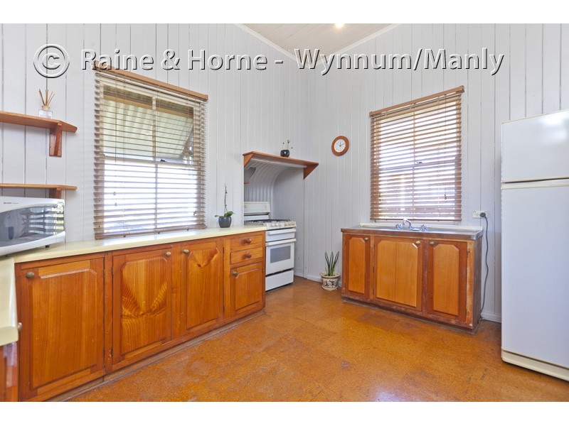 39 Gordon Parade, Manly QLD 4179