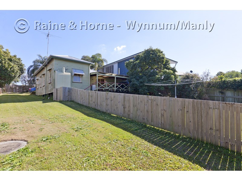 39 Gordon Parade, Manly QLD 4179