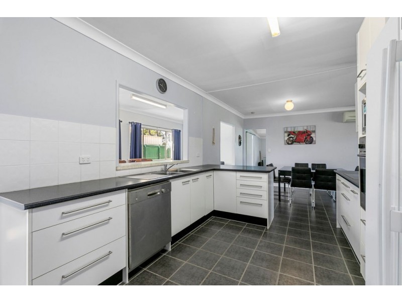 17 NORTH ROAD, Wynnum West QLD 4178