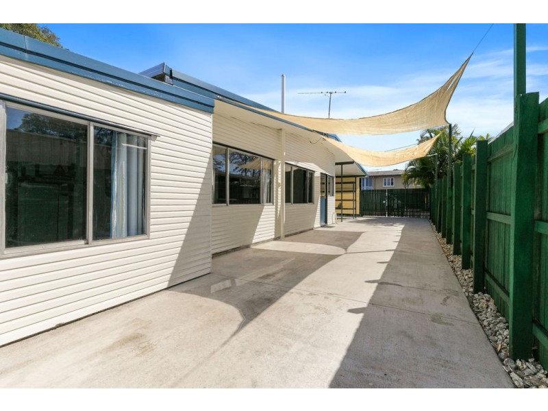 17 NORTH ROAD, Wynnum West QLD 4178