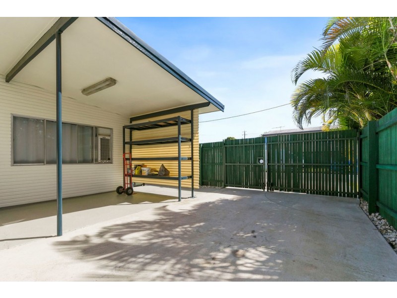 17 NORTH ROAD, Wynnum West QLD 4178