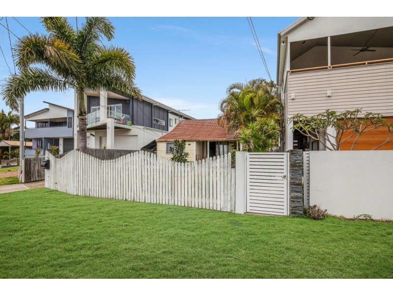 815 ESPLANADE, Lota QLD 4179