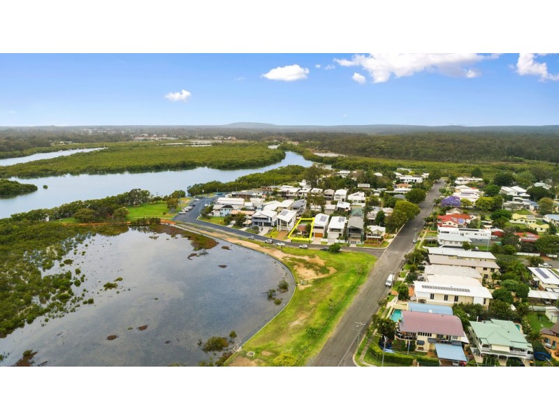 815 ESPLANADE, Lota QLD 4179