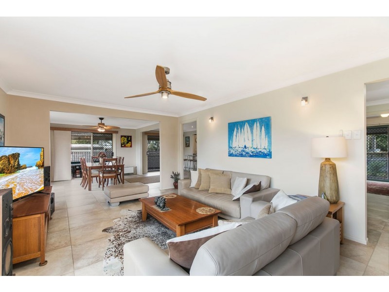 32 BELLEVUE PARADE, Lota QLD 4179