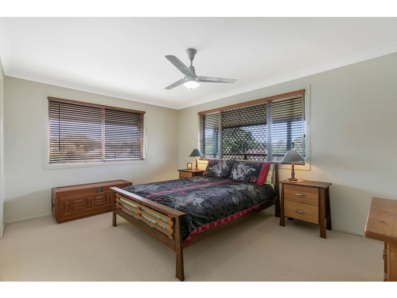 32 BELLEVUE PARADE, Lota QLD 4179