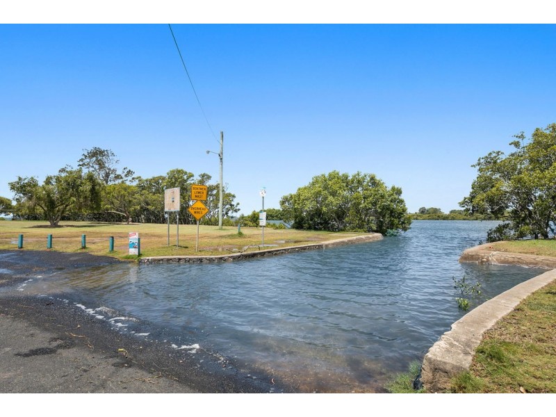 32 BELLEVUE PARADE, Lota QLD 4179