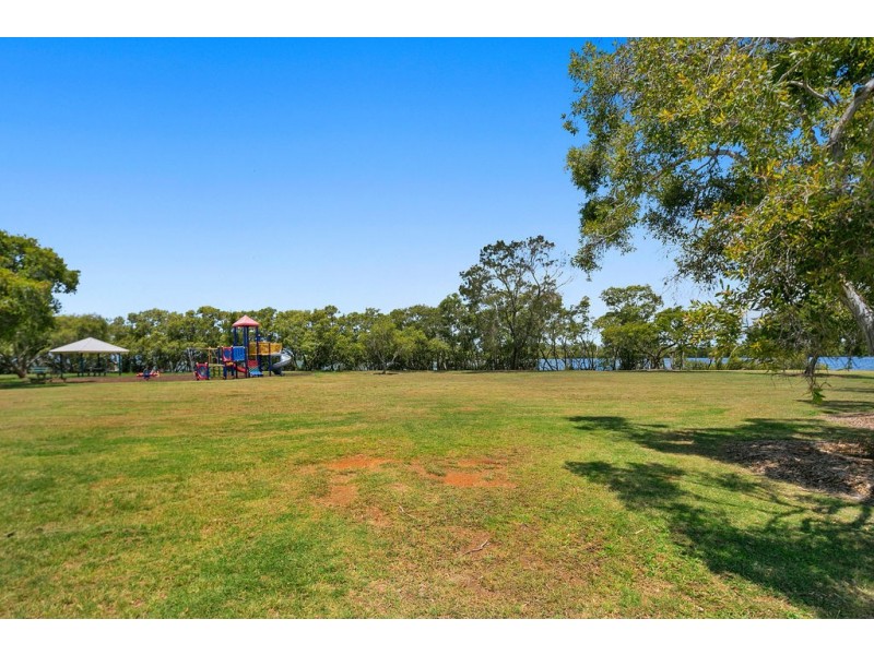 32 BELLEVUE PARADE, Lota QLD 4179