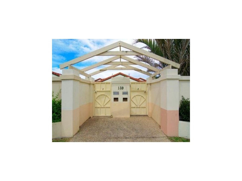 2/139 BAYVIEW STREET, Runaway Bay QLD 4216